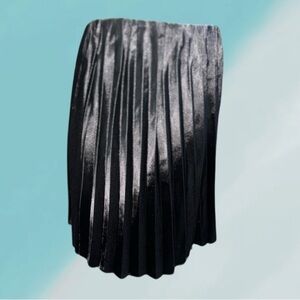 Lulus ‘Feeling Snazzy’ Black Satin Pleated Mini Skirt, NWT